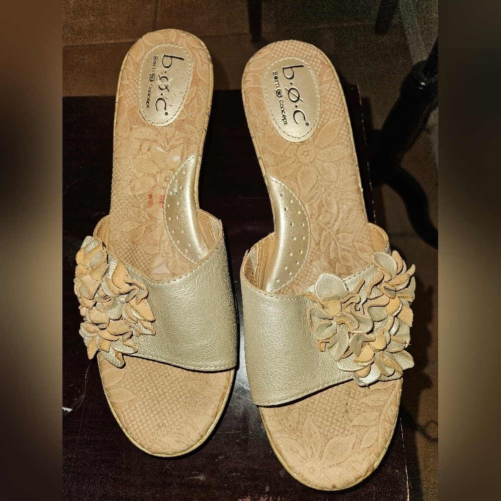 Born Concept Womans Wedge Sandal Size 11
